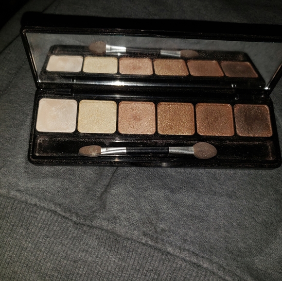 Brand new Elf eyeshadow palette used once - Picture 2 of 2